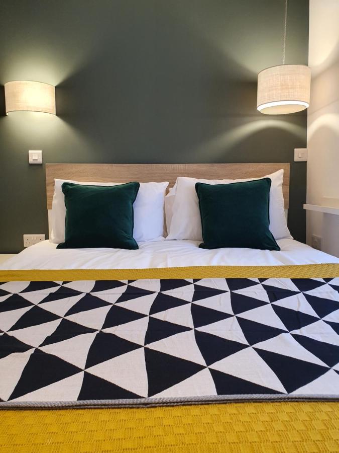 The Taylor Suite - Stunning 2-Ensuite Beds, Cathedral View Roof Garden Truro Exteriér fotografie
